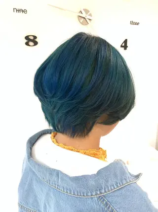 ショート カラー 松吉 純平のヘアスタイル