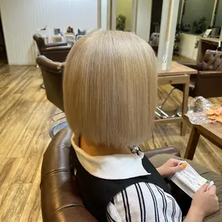 ショート カラー 染矢 優希のヘアスタイル