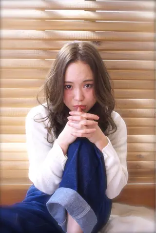 セミロング カラー パーマ シンプル+αな デザインを 松崎陸のヘアスタイル