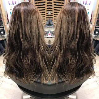 ロング カラー 大久保 隆蔵のヘアスタイル