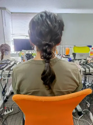 ヘアアレンジ ロング insence glue所属・弥生⭐似合わせカット 柔らかベージュ🌻のヘアスタイル