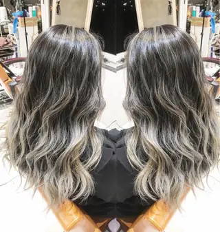 ロング カラー rollen所属・美魔女 美容師NAOのヘアスタイル