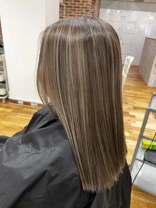 セミロング カラー 笹江 瑞穂のヘアスタイル