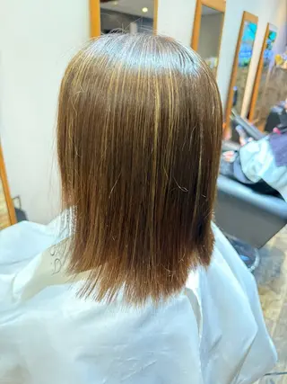 ミディアム カラー アンダーバーホワイト上本町所属・園田 としきのヘアスタイル