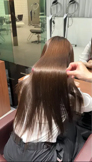 ロング Miyu’s所属・縮毛矯正特化 美髪矯正辻良輝のヘアスタイル