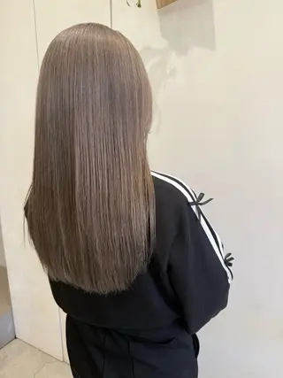 ロング カラー 💛🤍U too e’s 鎌倉🧸のヘアスタイル