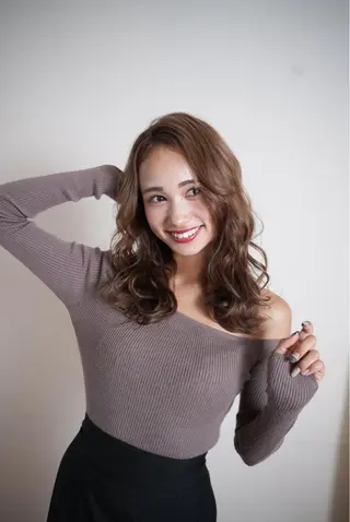 セミロング 福森 みずきのヘアスタイル