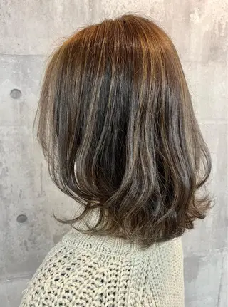 ミディアム カラー レイヤー/韓国 ハイトーン興津史弥のヘアスタイル