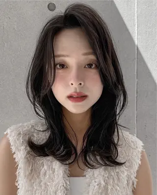 ミディアム TERU ADACHIのヘアスタイル