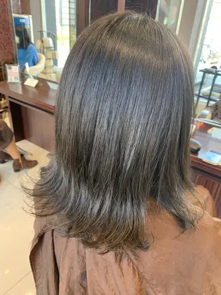 セミロング カラー hair＆makeEARTH前橋店所属・上村 菜月のヘアスタイル