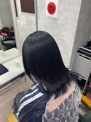 セミロング カラー limitみづき🌙 ブリーチカラーのヘアスタイル