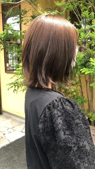 ミディアム カラー 川元 汐音のヘアスタイル