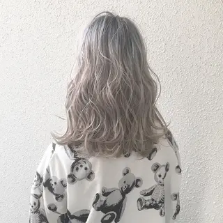 セミロング カラー CHERIEブリーチ ダブルカラー 天神のヘアスタイル