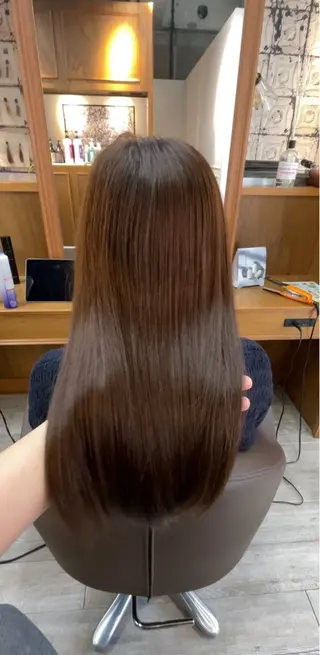 ロング カラー Charmant【シェルマン】所属・〘Charmant〙 レイのヘアスタイル