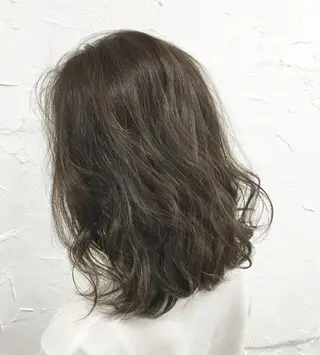 セミロング カラー 大人垢抜け ダブルカラー【上野】のヘアスタイル