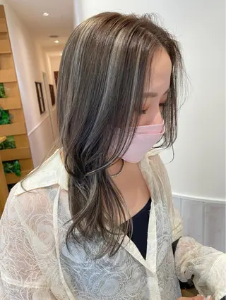 セミロング 古賀 紅音のヘアスタイル