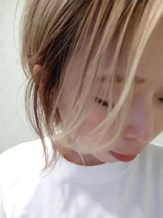 カラー 堀田 結香のヘアスタイル