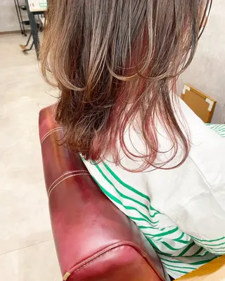 ミディアム 透明感/グレージュ/ MOMOKO🩵のヘアスタイル