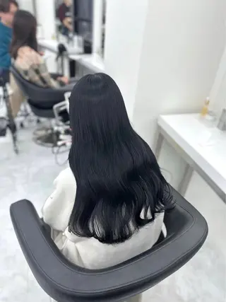 ロング 大人っぽ透明感暗髪 🤍shio🤍のヘアスタイル