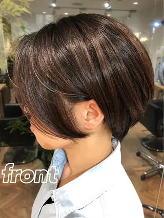 ショート カラー 細沼 葵のヘアスタイル