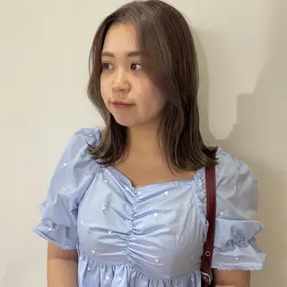 ミディアム カラー nonoka オリーブ/グレージュのヘアスタイル