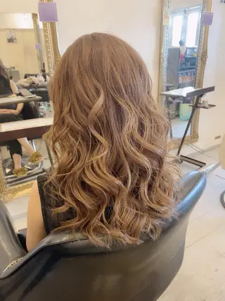 ロング カラー 🍀Moda by Grande🍀のヘアスタイル