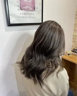 セミロング カラー acero + hair&eyelash 幸手店【アチェロ】所属・ハイライトハイトーン 💖MOMOKAのヘアスタイル