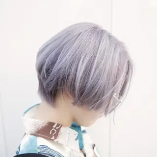 ショート カラー 艶髪✨ハイトーン ✨ホワイト✨北宗一郎のヘアスタイル