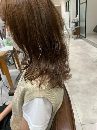 セミロング オリーブベージュ/ ブリーチなし透明感のヘアスタイル