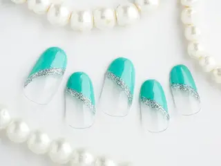 ネイル Tiary Nail Fのネイルデザイン