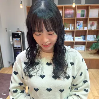 ミディアム パーマ 大橋 芽衣のヘアスタイル