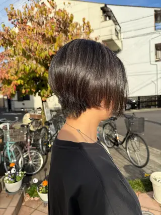 ショート カラー 山本 瑠華のヘアスタイル