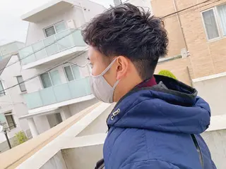 ショート パーマ メンズ タカハシ ハヤトのヘアスタイル