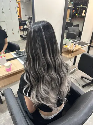 ミディアム カラー 難波ブリーチカラー 伊藤洋輝のヘアスタイル