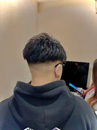 メンズ BARBER CLASSICS所属・K. クスハラ南区のヘアスタイル