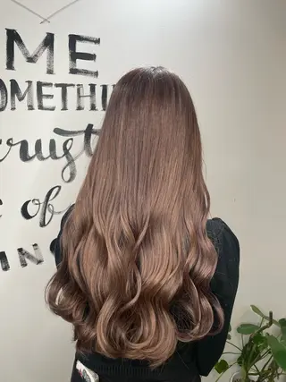 ロング カラー 萩原 加帆のヘアスタイル