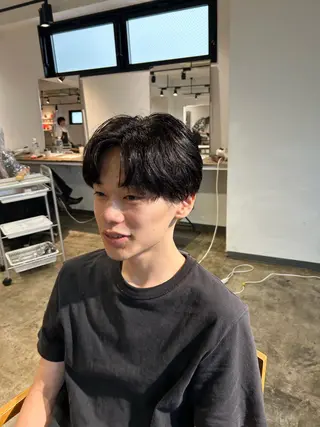 ショート メンズ become men's hair 名駅店所属・名駅/フェザーパーマ 韓国ヘア/森岡のヘアスタイル