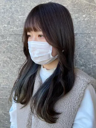 ロング カラー 小畑 杏実のヘアスタイル