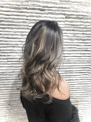 セミロング カラー 嶋田 ゆきのヘアスタイル