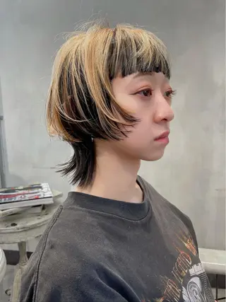 ショート カラー SALOWIN所属・ブリーチ✨ ボブ✨レイヤーのヘアスタイル