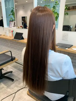 ロング ヨシミ カズヤのヘアスタイル