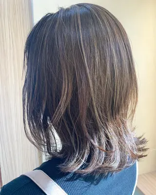 セミロング カラー DiMPlE  ディンプル所属・🌸スタイリスト 山浦美恵のヘアスタイル