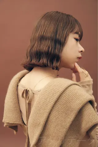 ミディアム コテ巻き/パーマ/艶 透明感/荻原凜太郎のヘアスタイル