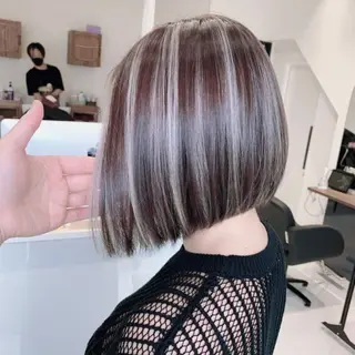 ショート カラー オフホワイトアンドなんば所属・福西 洋斗のヘアスタイル