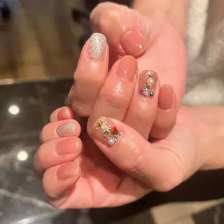 ネイル EmaNail天満橋店所属・EmaNail Risaのネイルデザイン