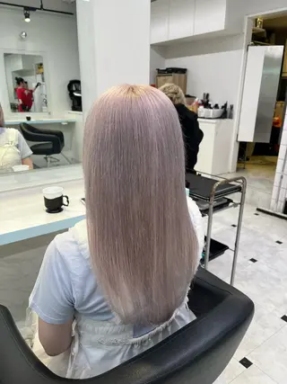 セミロング カラー ブリーチカラー 🩵MIZUKIのヘアスタイル