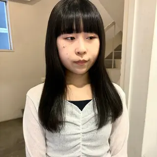 セミロング カラー やまもと さえのヘアスタイル