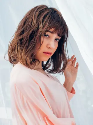 ミディアム SHINY シャイニー千住大橋のヘアスタイル