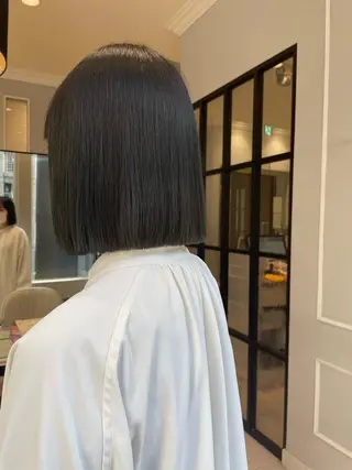 ショート 🩶赤み消しカラー 🐈‍⬛荻野美思🐾のヘアスタイル