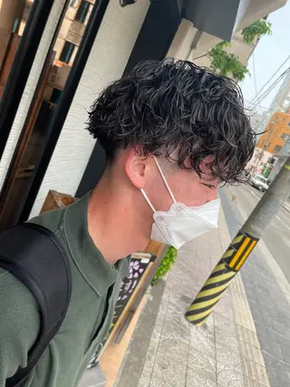 パーマ メンズ yoshi (高橋福博)のヘアスタイル
